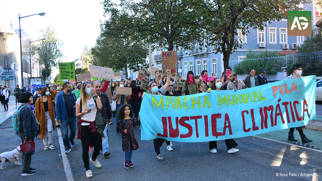 Marcha pelo Clima leva centenas de pessoas às ruas de Lisboa