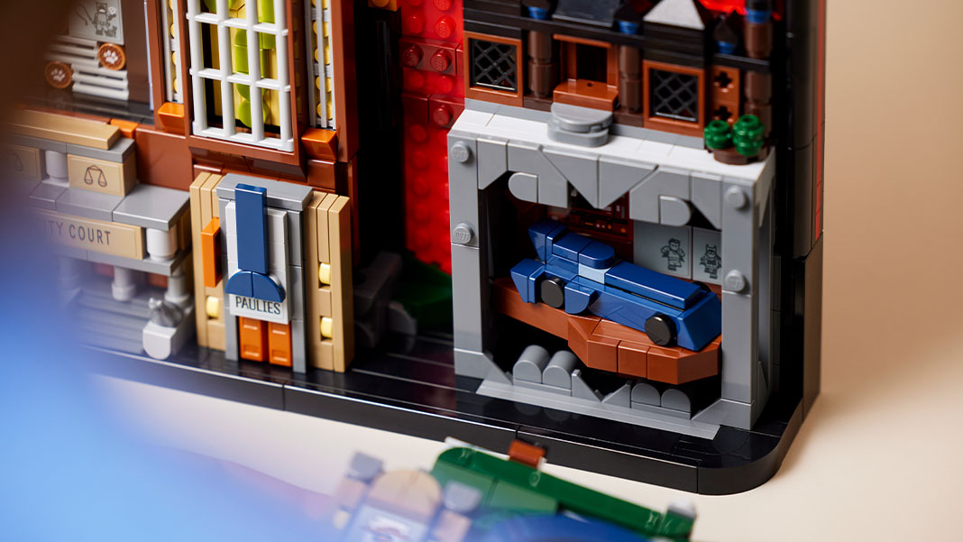 LEGO DC Batman Gotham City Skyline